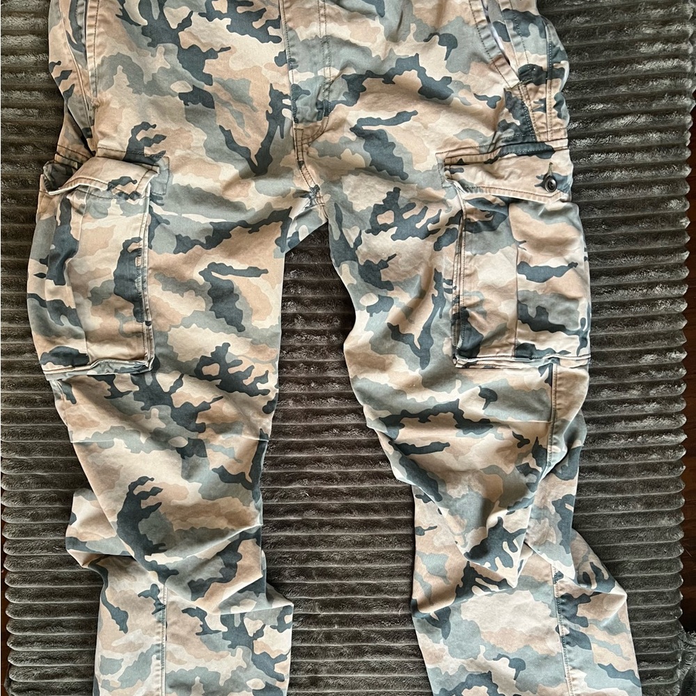 Levis Cargo Pants Mens 36x34 Camo Military Outdoors Utility (sku#11)